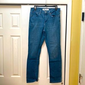 10 x 32 L Signature Levi’s Strauss Mid Rise Slim